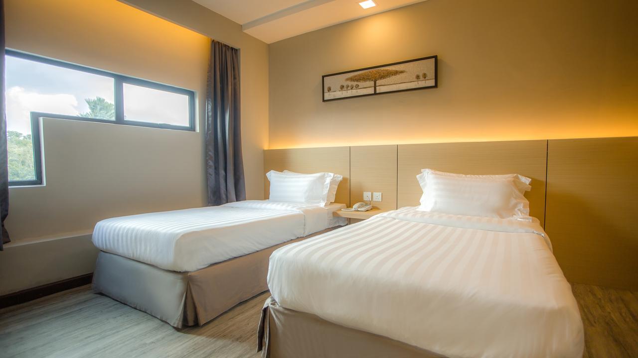 Zen Boutique Hotel Ulu Tiram Exterior photo