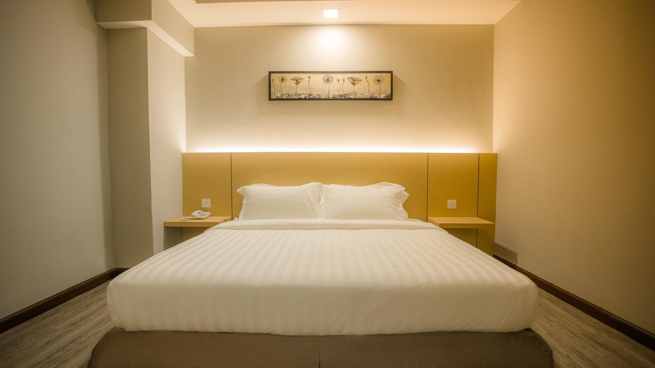 Zen Boutique Hotel Ulu Tiram Exterior photo